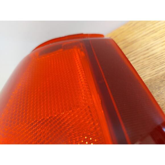 Left Tail Light for 1988-1999 Chevy GMC Cadillac GM080-B0002 Replacement - Picture 5 of 14